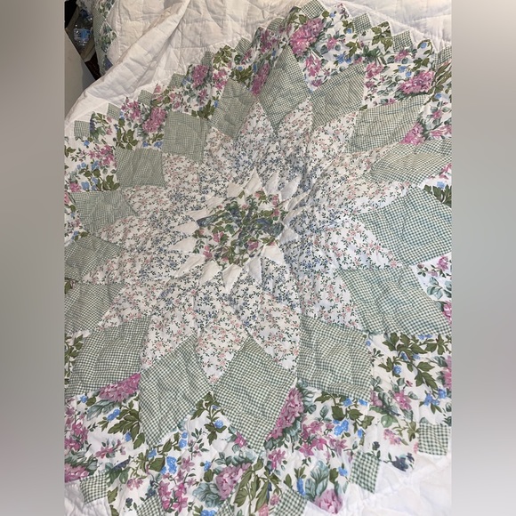 Other - Vintage crafted queen size quilt and 2 pillowcases